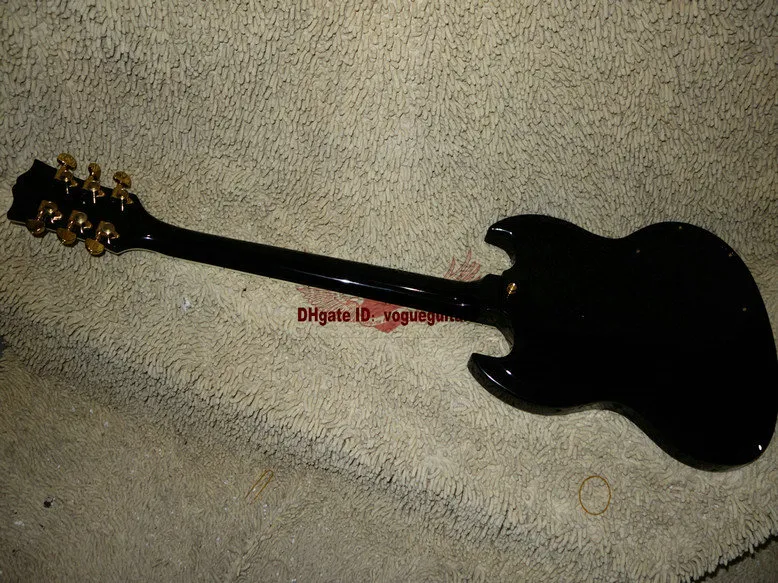 Gitar Fabrika Siyah 3 Manyetikler Sol Handed Elektro Gitar Altın Donanım Yeni Geliş ücretsiz kargo A1111