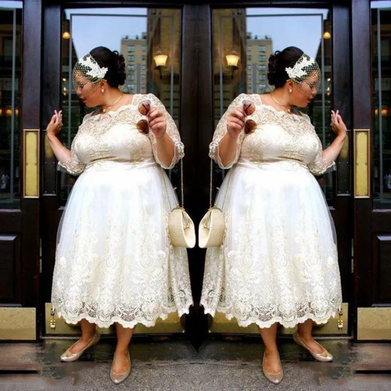 Pizzo Plus Size Abiti da sposa corti 2018 Lunghezza del tè Una linea Abiti da sposa Illusione Maniche lunghe Abiti da sposa donna Custom Made Cheap