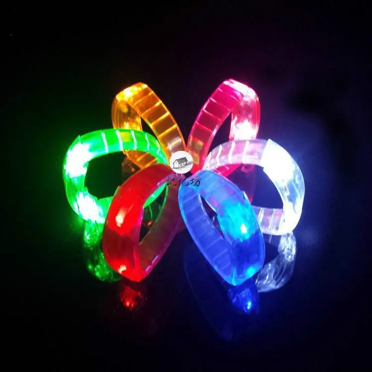 Light Up Bracelet LED Glow Bracelet pulsera intermitente Pulseras de silicona intermitentes Juguetes LED para la fiesta de cumpleaños de Navidad Orden de mezcla de suministro