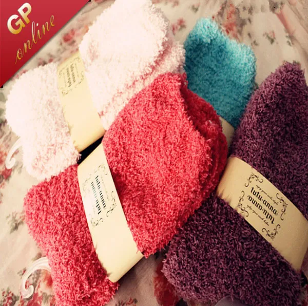 Termiska varma kvinnor fuzzy strumpor med mjukt och tjockt för inomhus golv med flera färger