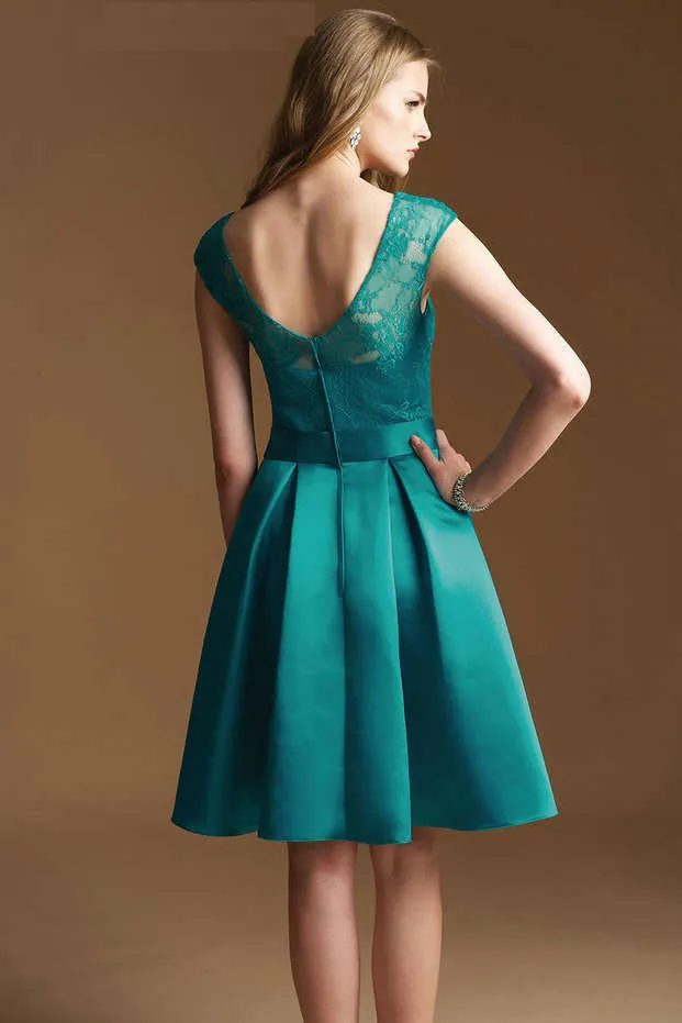 Custom Made A Line Jewel Knee Length Hunter Green Lace Short Bridesmaid Dresses Sheer Neckline Vintage Style Garden Short Prom Gow2616469