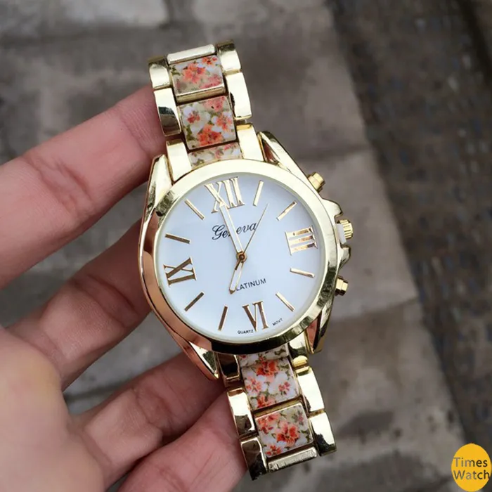 Gratis verzending hoge stijl op een mooie armband horloge en afgewerkt met een vintage bloemenprintcentrum links. Voel je mooi e
