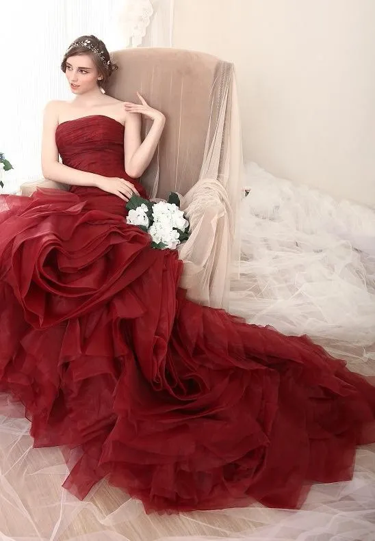 Nouvelle Arrivée Bourgogne Vin Rouge Sirène Gothique Robes De Mariée Chérie Plis Tulle Corsage Volants Corset Retour Coloré Robe De Mariée