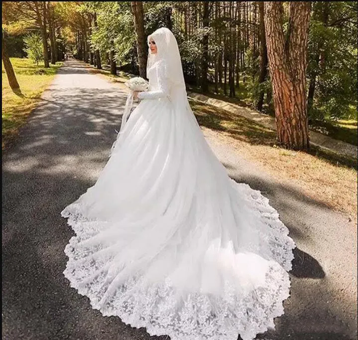 2017 Islam Abiti da sposa musulmani Collo alto Maniche lunghe Abiti da sposa Cerniera posteriore Sweep Train Custom Made Abiti da sposa vintage 2017