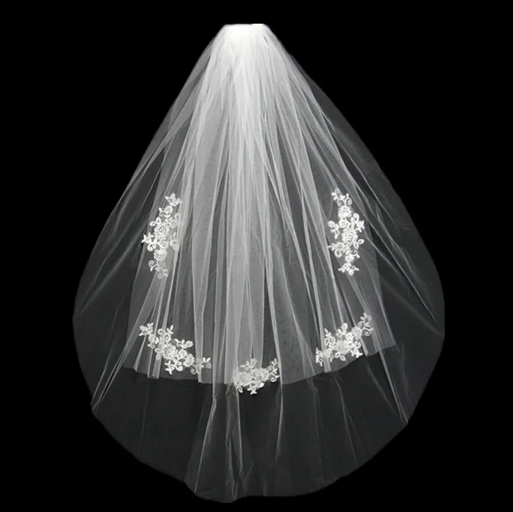 2022Short Wedding Bride Veil Custom Made Lace White Ivory Two Layers Tulle Comb Vail Accessories Hat Veil Bridal Veils Appliqued254q