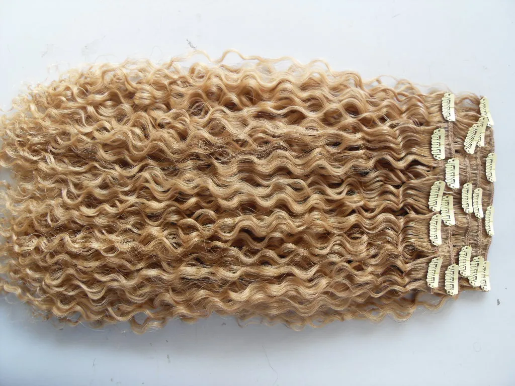 Nytt brasiliansk lockigt hår inslagsklipp i naturliga kinky curl väver obearbetad blond mänskliga jungfru remy förlängningar kinesiska hår