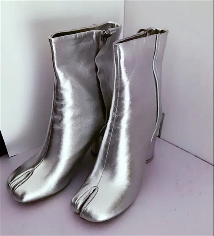 2018 echtes Leder Silber Weinrot Kurze Stiefel High Heels Split Zehen auseinander Runway Stil Stiefeletten für Frauen Zapatos Mujer