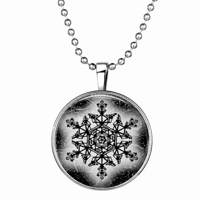 Cadeau de Noël Diapositive Pendentif Collier Flocon De Neige Style Punk Lumineux Long Alliage Résine Collier De Pierres Précieuses 21g 60cm Vêtements Accessoires