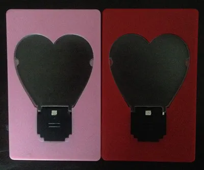 lumière de carte de poche LED en forme de coeur, lumière d'histoire d'amour lumière de portefeuille portable, lampe de poche LED pour les cadeaux d'enfants amoureux