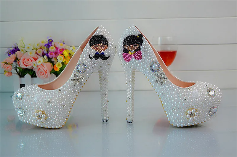 Luxury Pearl Wedding Dress Shoes Platform Punta rotonda Stiletto Tacchi alti Prom Party Accessori da sposa da sera