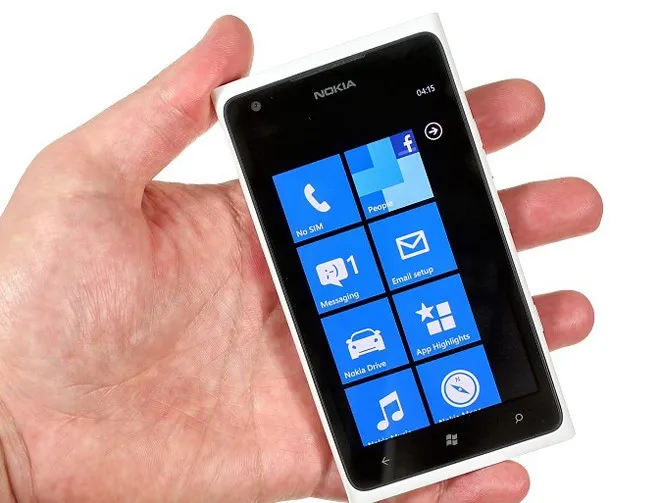 nokia-lumia-900-9