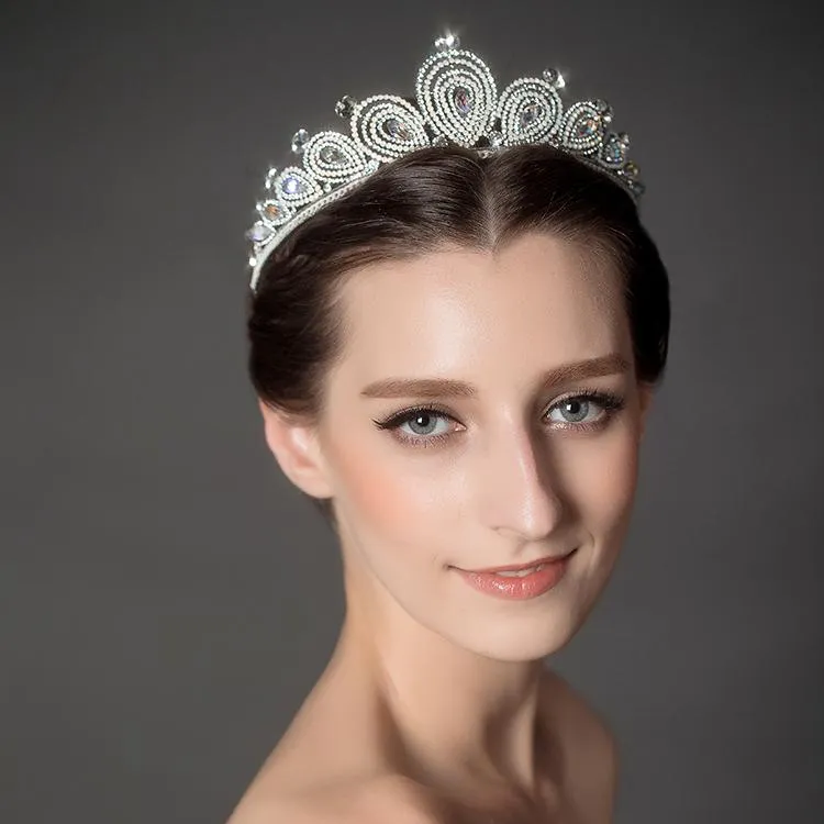 Tanie Bridal Tiaras Wesele Akcesoria do włosów Hurtownie Princess Style Akcesoria Bridal Tiaras Nosić Korony do Brides