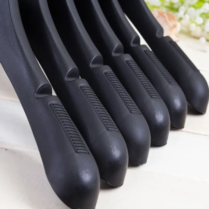 2016 new Luxury Thick Black Plastic Hanger for Coats Garment,Anti-slip, Man's Style Hangers & Racks 