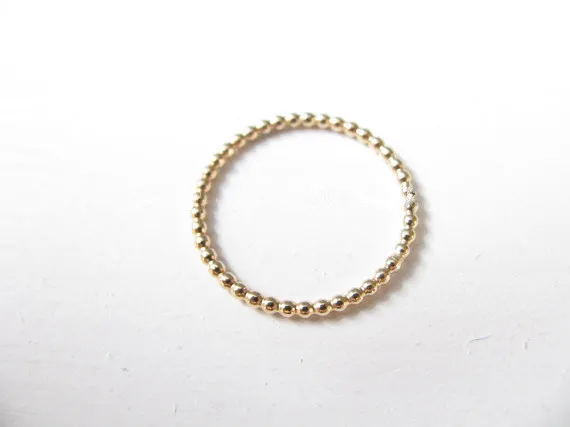 Mode gegolfde cirkelringen, het ontwerp van eenvoudige ringen voor vrouwen verzilverde golf kralenring