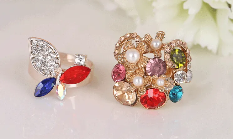 2015 Hot sales moda mulher / menina jóias pérola opalas de cristal turquesa Super luxo Exagerado anel atmosférico estilo Misto 50 Pçs / lote