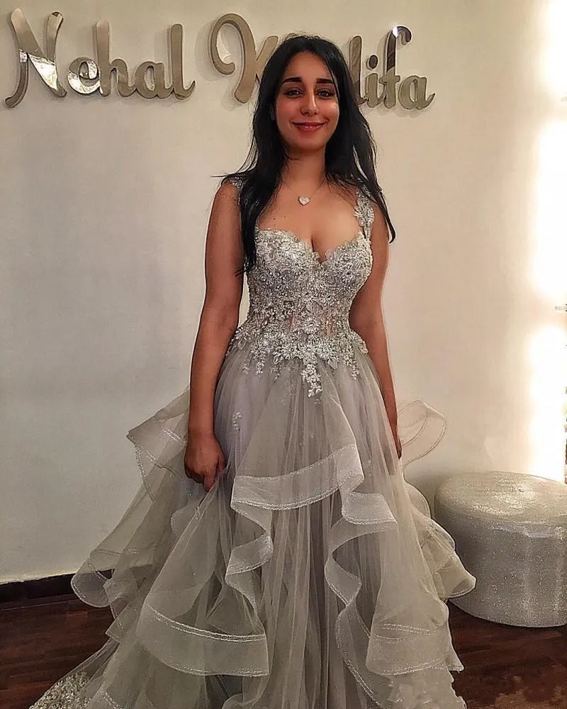 2020 Light Grey Lace Applique Homecoming Dress Stores Nearby with Beaded Sweetheart Neckline and Tiered Sweep Train - Perfect for Special Occasions
