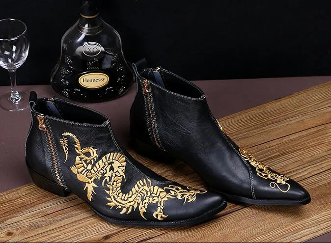 2016 Nueva Moda de Cuero Genuino Dragón Bordado Botines Mans Punta estrecha Zapatos de Vestir Formales para Hombres Más Tamaño 38-46