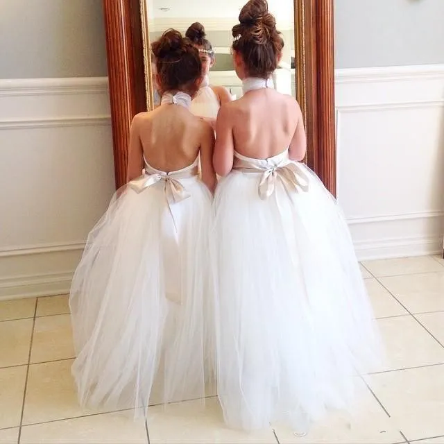 2016 Nouvelles Robes De Filles De Fleur Pas Cher Pour Le Mariage Ivoire Blanc Tulle Col Haut Halter Ceintures Arc Princesse Fête Enfants Fille Pageant Robes