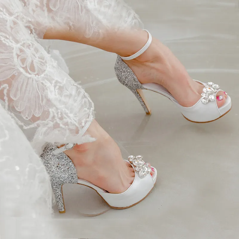 Vera Pelle Peep Toe Tacchi alti bianchi Cinturino con fibbia Scarpe da damigella d'onore Scarpe da sposa con paillettes argento Scarpe da festa di moda