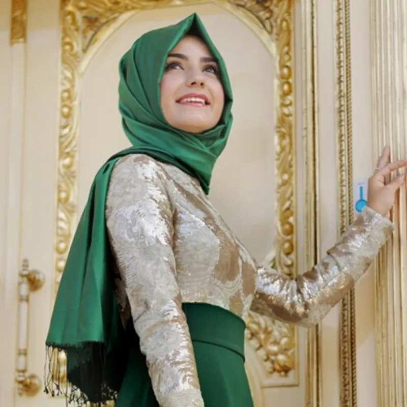 Neue heiße arabische grüne muslimische Dubai-Kaftan-Abendkleider Hijab-Spitze-Abschlussball-Kleider mit vollen Ärmeln bodenlangen Vestido De Festa d036