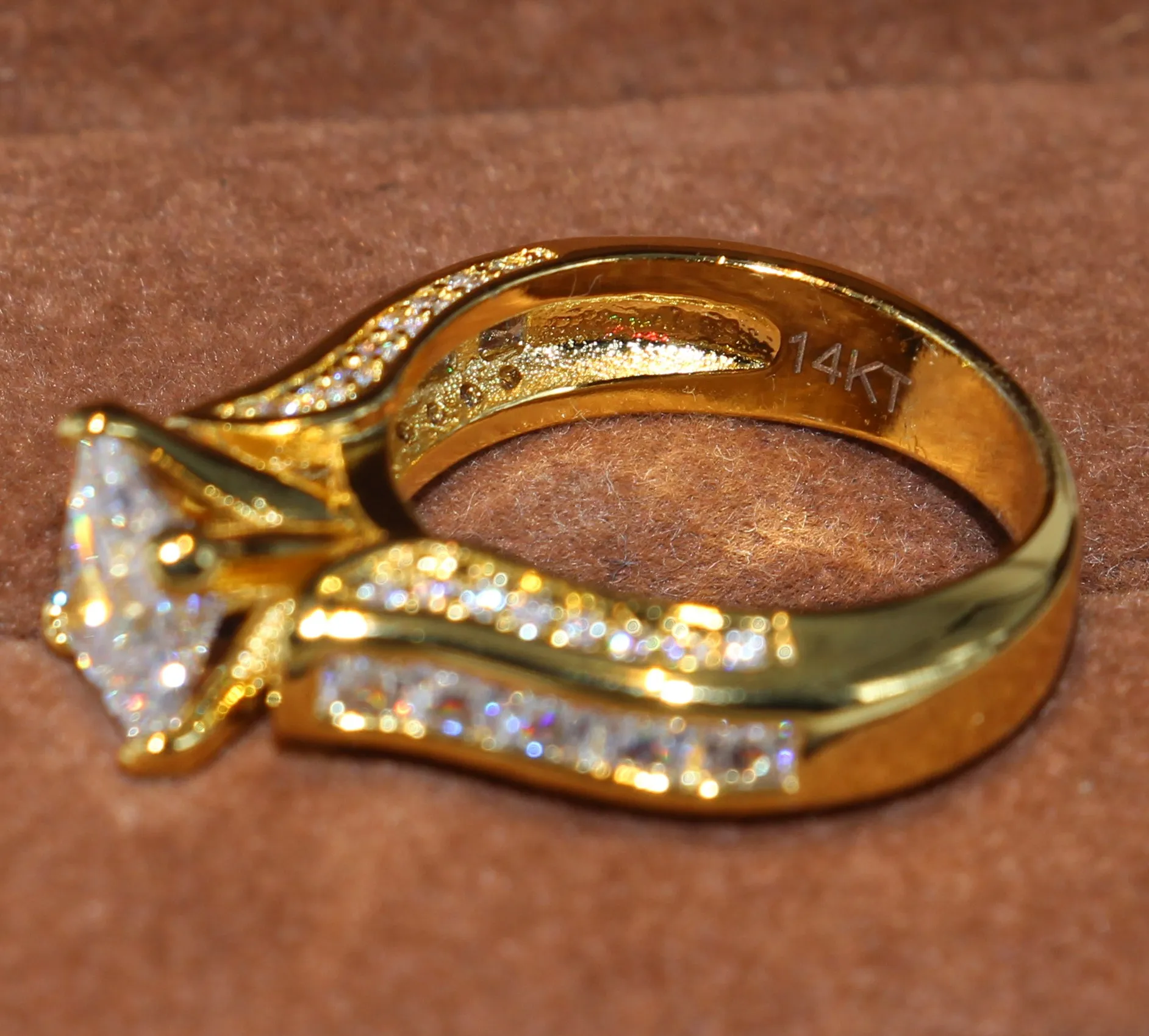 Mujeres anillo de bodas Tamaño joyería 5-11 espumoso cuadrado de la manera 14KT Yellow Gold Filled corte princesa partido Topaz blanco piedras preciosas CZ Diamond