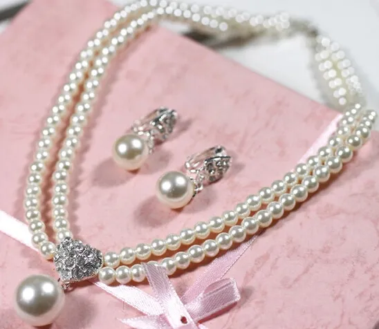 Bruid Adorn Artikel Hart Pearl Diamond oorbellen Ketting Sieraden Sets Wedding Jurken Studio Act De rol van het is geproefd