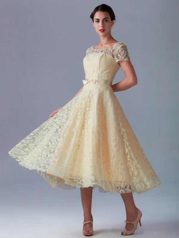 Bröllopsklänningar Illusion Bateau Neck Kortärmad Brudtärna Klänningar Vintage Lace Tea Längd Zipper Back Short Prom Party Gowns Bow Sash