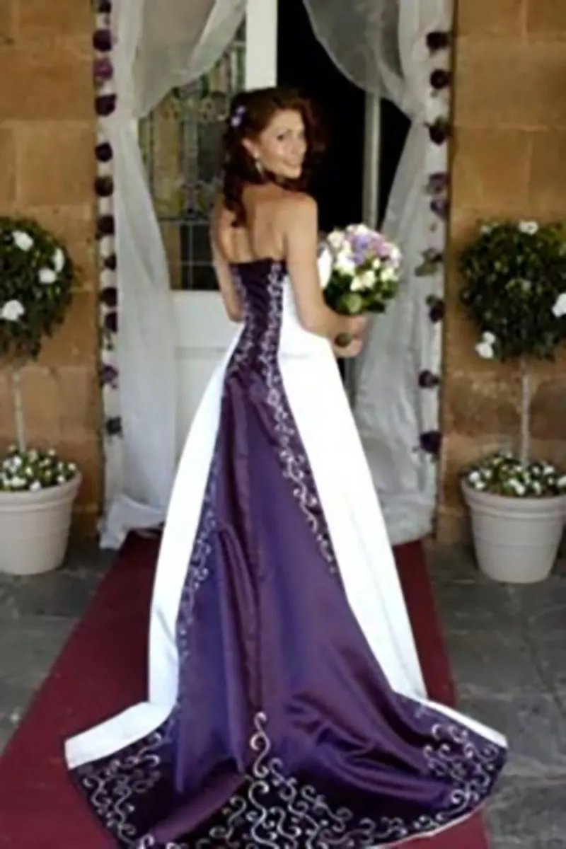 Hot White and Purple Wedding Dresses 2020 Embroidery Vestido de Custom made A-Line Strapless Lace up Back Chapel Train Bridal Gowns