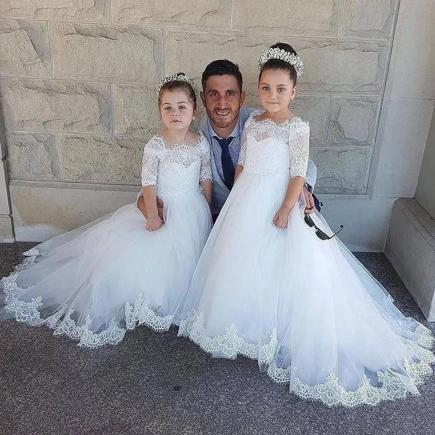 Elegante Lace Flower Girl Dresses Com Mangas Meia Para Casamentos Appliqued Little Girls Pageant Vestido de Tule Varredura Trem A Linha Comunhão Vestidos