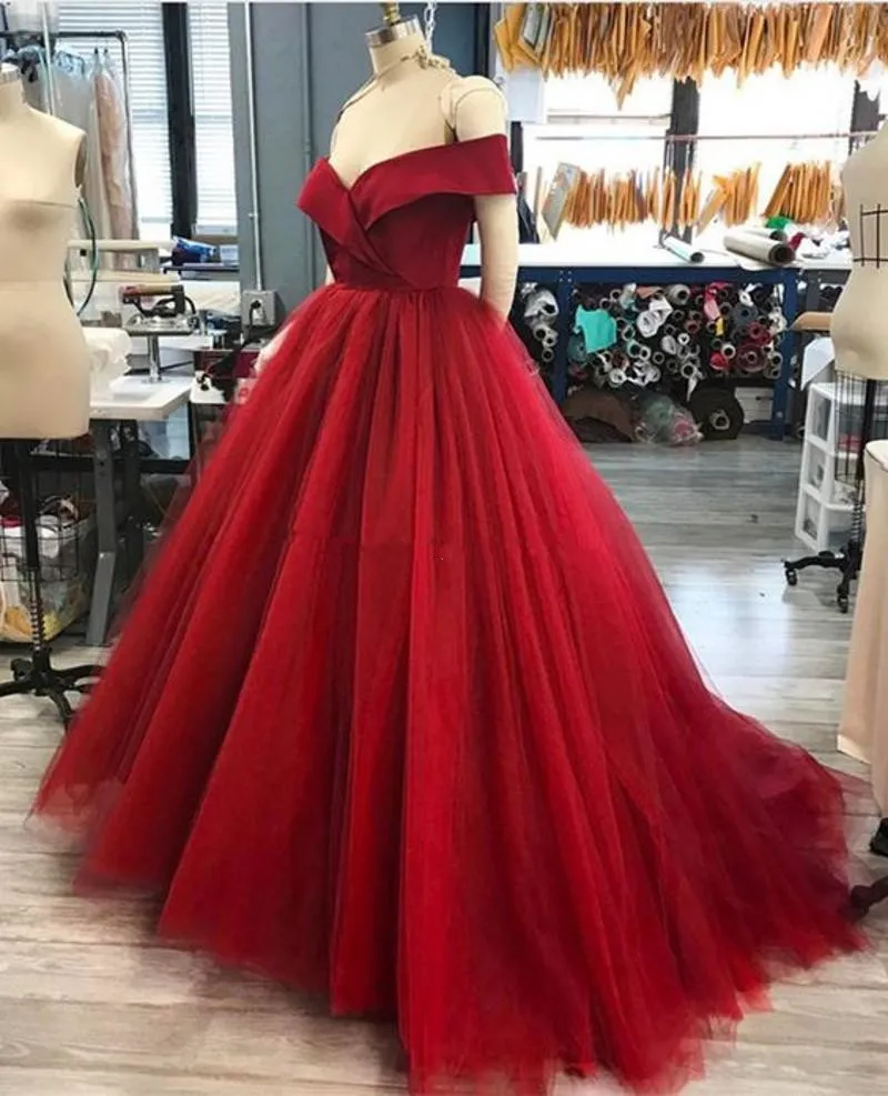 Donkere rode baljurk Quinceanera jurk eenvoudig ontwerp vestidos van de schouder nieuwe formele jurken op maat gemaakt