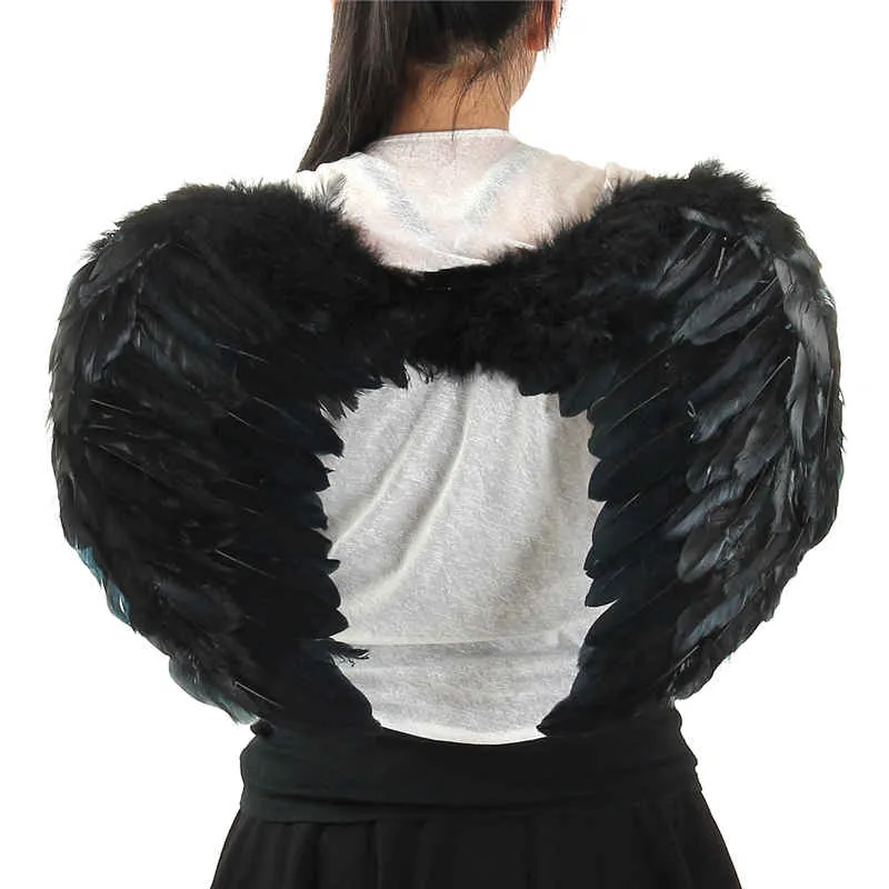 Cosplay Feather Angel Wings Elegant Halloween Costumes Party Supplies White Black Red Colors Perfect For Women Christmas Venetian Masquerade