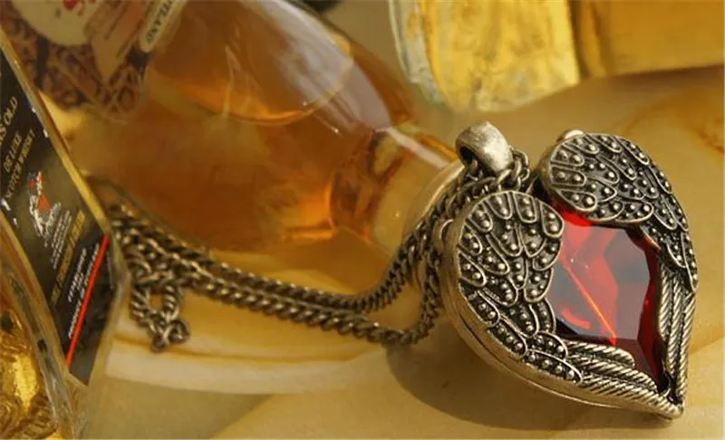 Cheap Vintage jewelry Bronze Carved Angel Wing Red Crystal Love Heart Shape Pendant Necklace Chain Gift Retro Charm Long Necklaces Free DHL