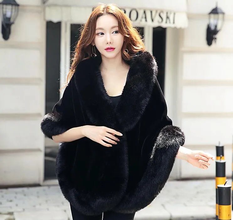 Princesa Faux Fur Nupcial Shrug Cape Capa Roubou Xale Bolero Casaco Jaqueta de Cristal Para O Casamento de Inverno Da Dama de honra Vestidos de Noiva Imagem Real LY929