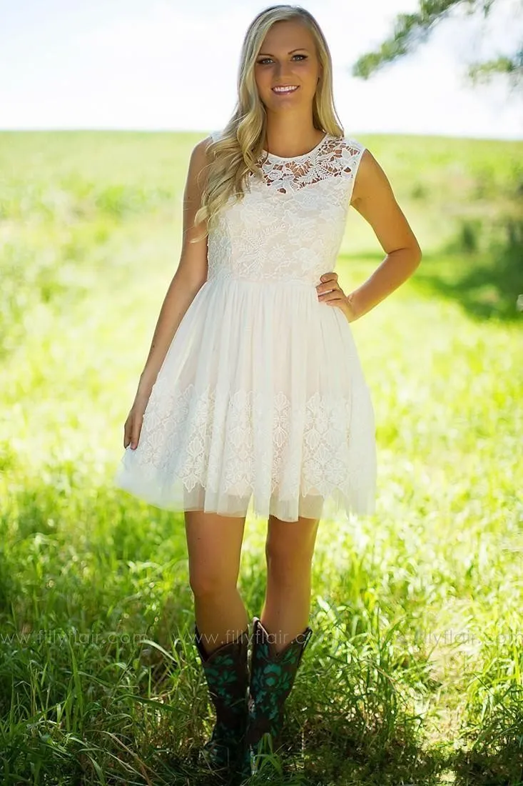Ivory Lace Short A-Line Bridesmaid Dress with Jewel Neck and Illusion  Sleeves from Dhgate Bridesmaid Dress