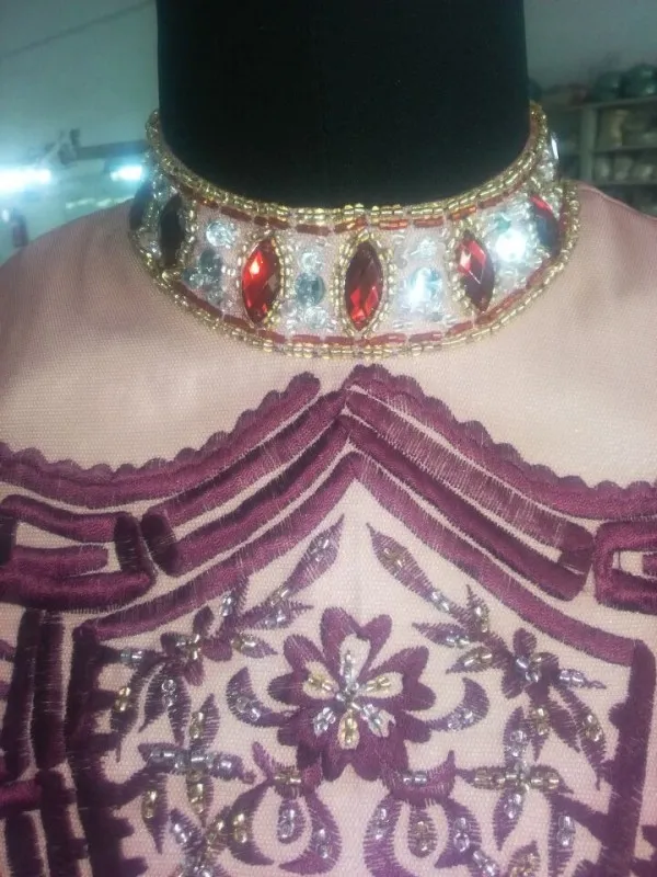 Squisiti abiti da ballo con ricamo cristalli collo alto perline paillettes maniche corte chiffon abiti da sera lunghi da cerimonia su misura