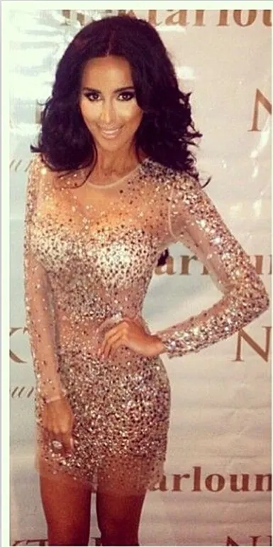 2018 Kim Kardashian Dresses Naken Crystals Cocktail Dress med långa ärmar Strömmen Bling Champagne Rhinestones Sheath Prom Even9522860