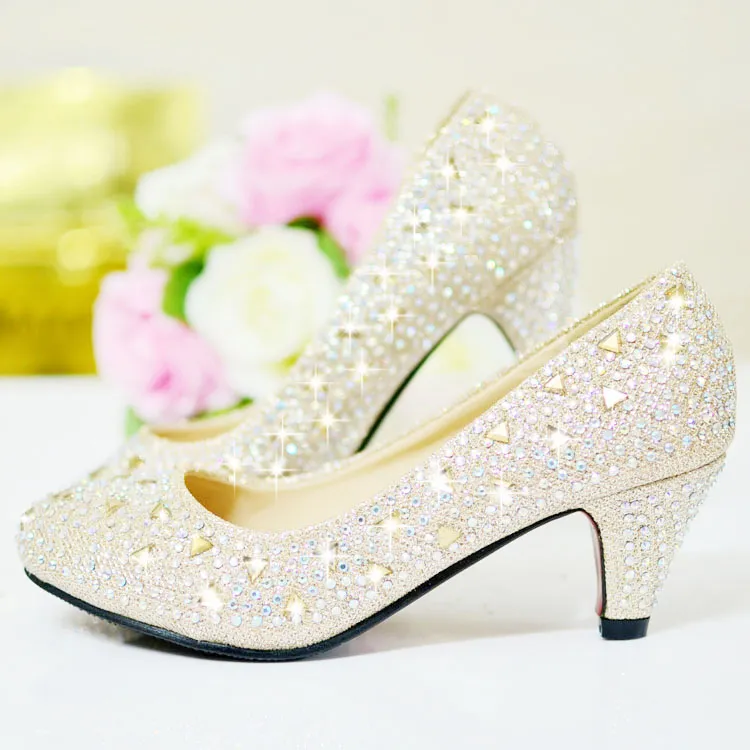 Parlak Crystal 2015 Düğün Ayakkabıları 5cm Orta Topuk Sizli Gelin Ayakkabı Rhinestone Gümüş Prom Parti Ayakkabıları Kırmızı ve Gold277J