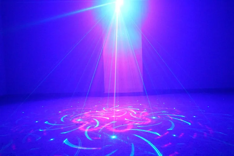 Suny RGB Mini 3 lenti di alta qualità 24 modelli Mixing Proiettore laser Effetto Stage Remote 3W LED blu Spettacolo di luci Disco Party Lighti2296316