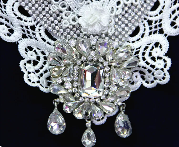 Superbe chaîne d'épaule pas cher col haut dentelle Appliques Noble cristal collier de mariée tempérament perles accessoires de mariage 3728587