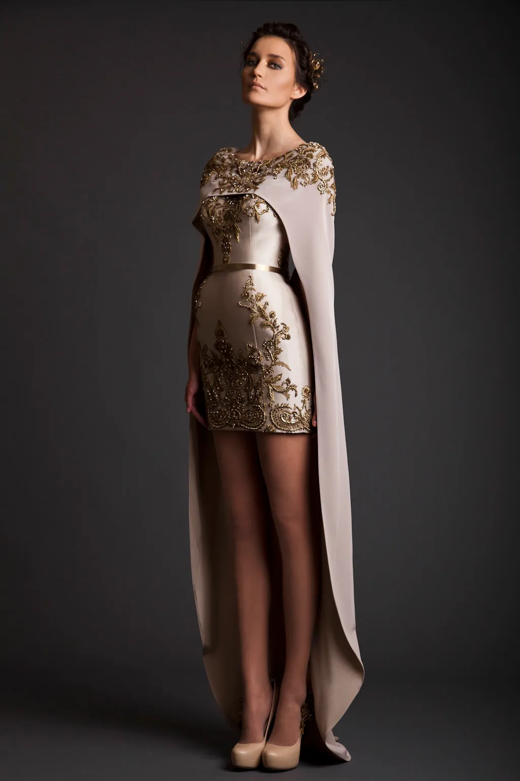 2017 Vintage Krikor Jabotyjski Suknie wieczorowe Sheath Long Oddzielne Cape Haft Satynowe Krótkie Szampana Prom Dresses
