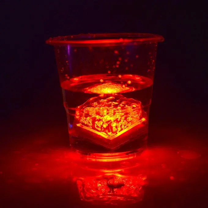 Aoto colori Mini romantico cubo luminoso LED cubetto di ghiaccio artificiale Flash LED luce decorazione festa di nozze di Natale