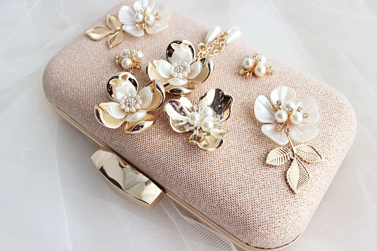 Söta rosa brudhandväskor för brudar Pearl Flower Wedding Hand Bags With Chain Shoulder Bag Handgjorda handväskor 20161009288
