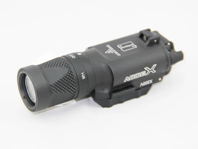 SF LED X300V Mini Picatinny Weaplelight Latarka taktyczna (biała i flash) czarna