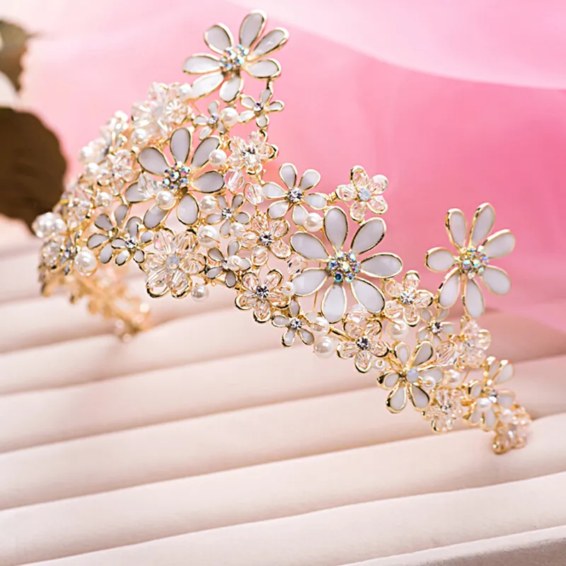 Fashion Bridal Tiaras Gold Crown Luxurious Rhinestone Head Pieces Hand Craft Flower Bride Hair Accessory Pageant Prom Tiara