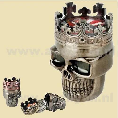 Grinder Metal King Skull Plastic Tobacco Herb Kvarnar R￶ker tillbeh￶r 3-delad krydda krosshand muller magnet med sifter f￶r f￶r￥ngare