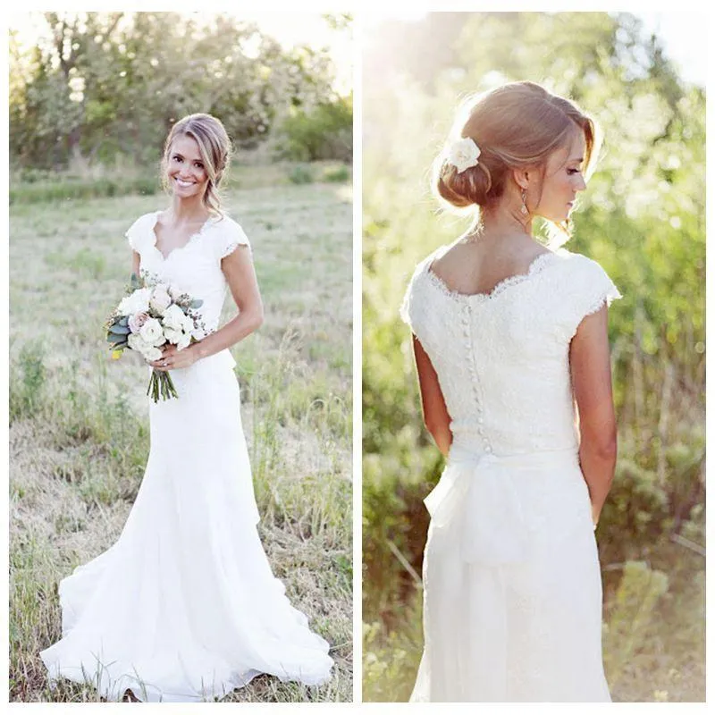 Bescheidenes, elegantes Brautkleid mit Etui-Spitze, angeschnittene Ärmel, V-Ausschnitt, Brautkleider, Sweep-Zug, 2015, Hochzeit, trägt verdeckte Knöpfe auf der Rückseite