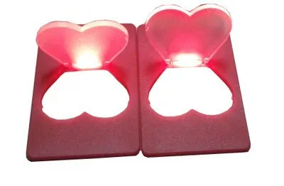 lumière de carte de poche LED en forme de coeur, lumière d'histoire d'amour lumière de portefeuille portable, lampe de poche LED pour les cadeaux d'enfants amoureux