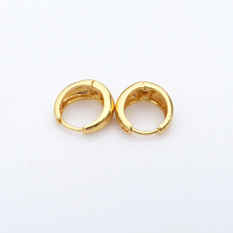 orecchini a cerchio in oro giallo 24k con orecchini pieni e lisci donne