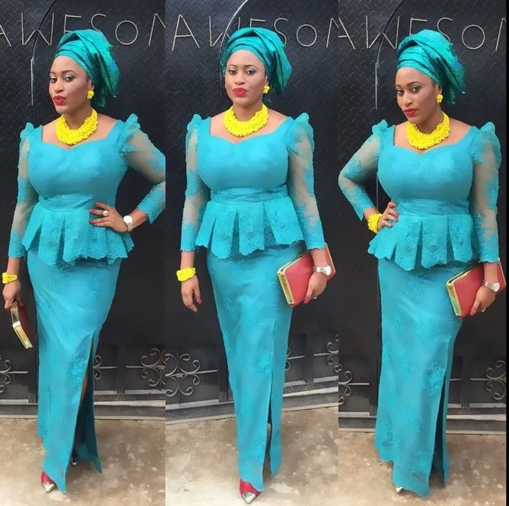 Aso Ebi Hellblaue Meerjungfrau-Abendkleider, schiere nigerianische Spitze, Abendkleid, halbe Ärmel, Applikationen, seitliches Pilit, sexy formelle Kleider, kostenloser Versand