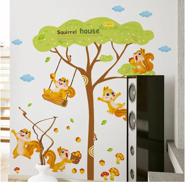 Squirrel House Vinilo decorativo para pared Squirrel Playing under the tree Mural de arte de pared Decoración de habitación de niños Animal Forest Applique de pared Póster